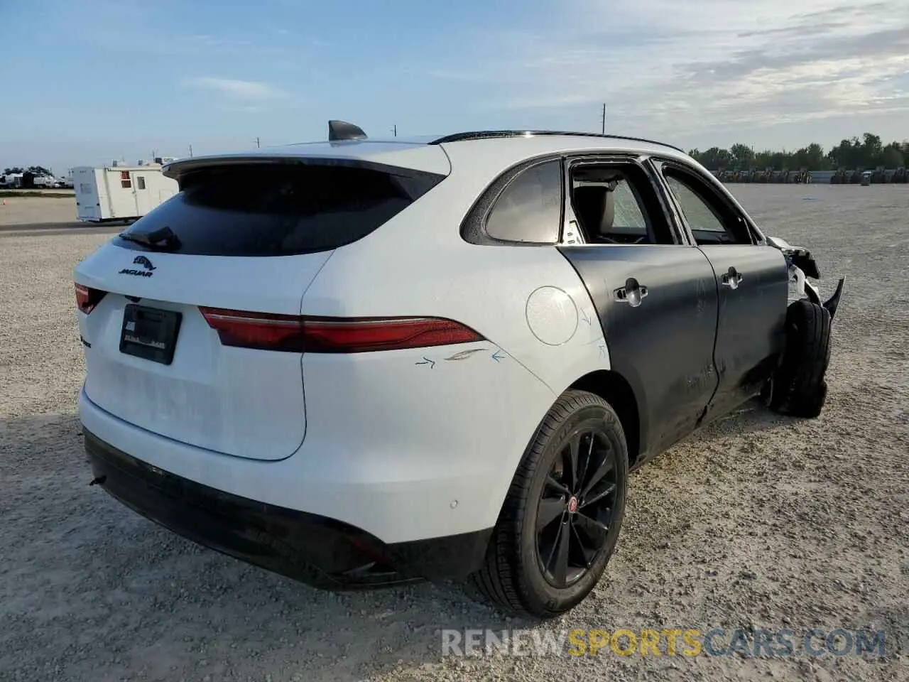3 Photograph of a damaged car SADCJ2EX1MA683827 JAGUAR F-PACE 2021