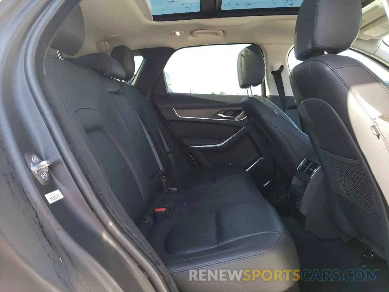 11 Photograph of a damaged car SADCJ2EX2MA677986 JAGUAR F-PACE 2021