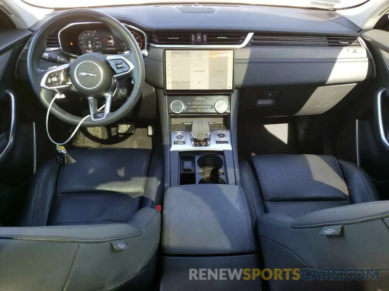 8 Photograph of a damaged car SADCJ2EX2MA677986 JAGUAR F-PACE 2021