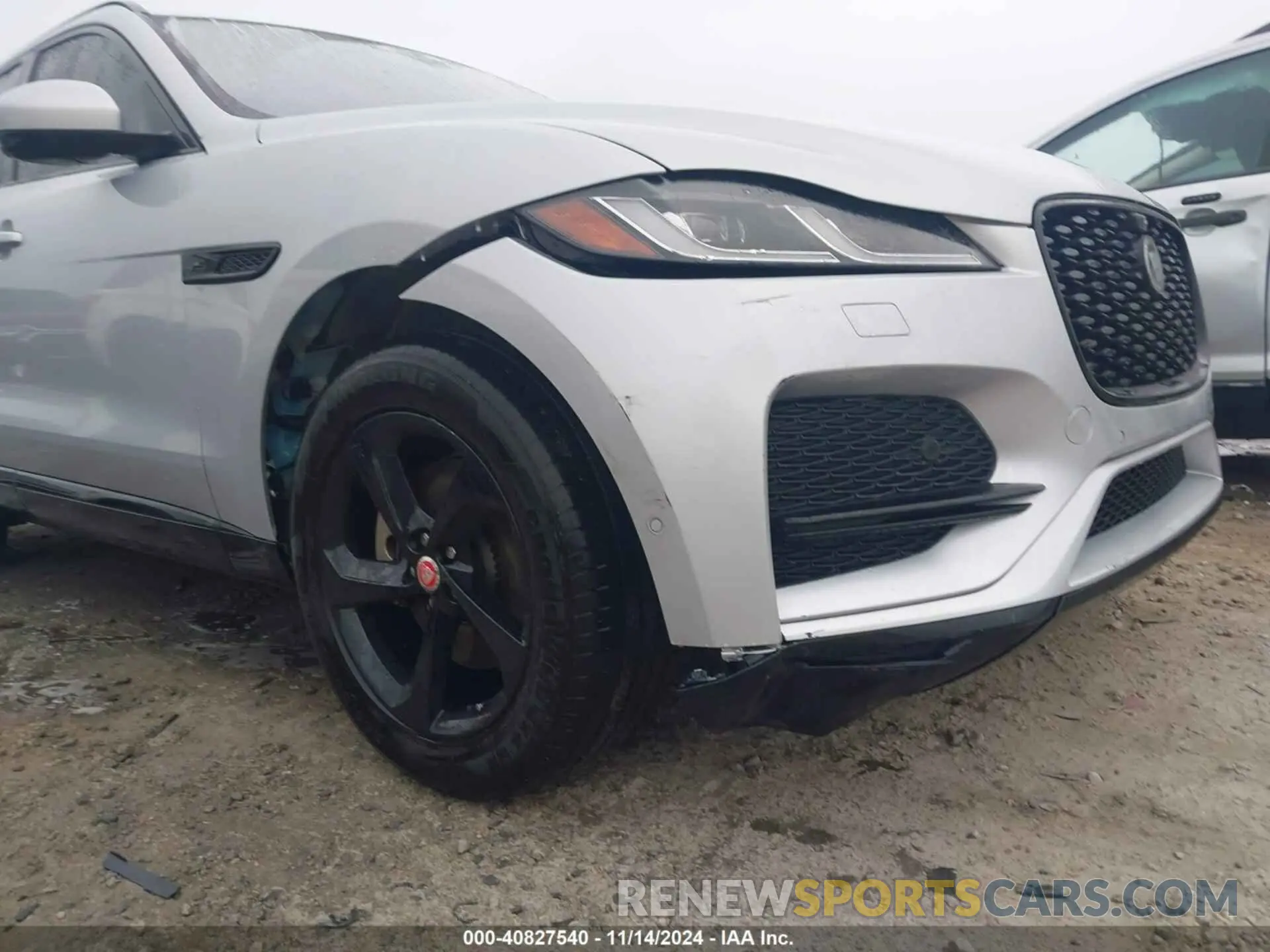 19 Photograph of a damaged car SADCJ2EX3MA667600 JAGUAR F-PACE 2021