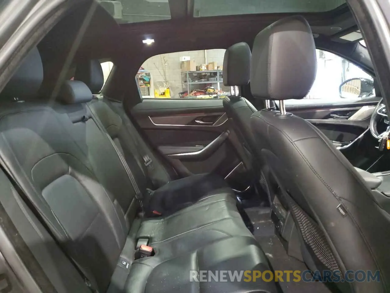 10 Photograph of a damaged car SADCJ2EX9MA683249 JAGUAR F-PACE 2021