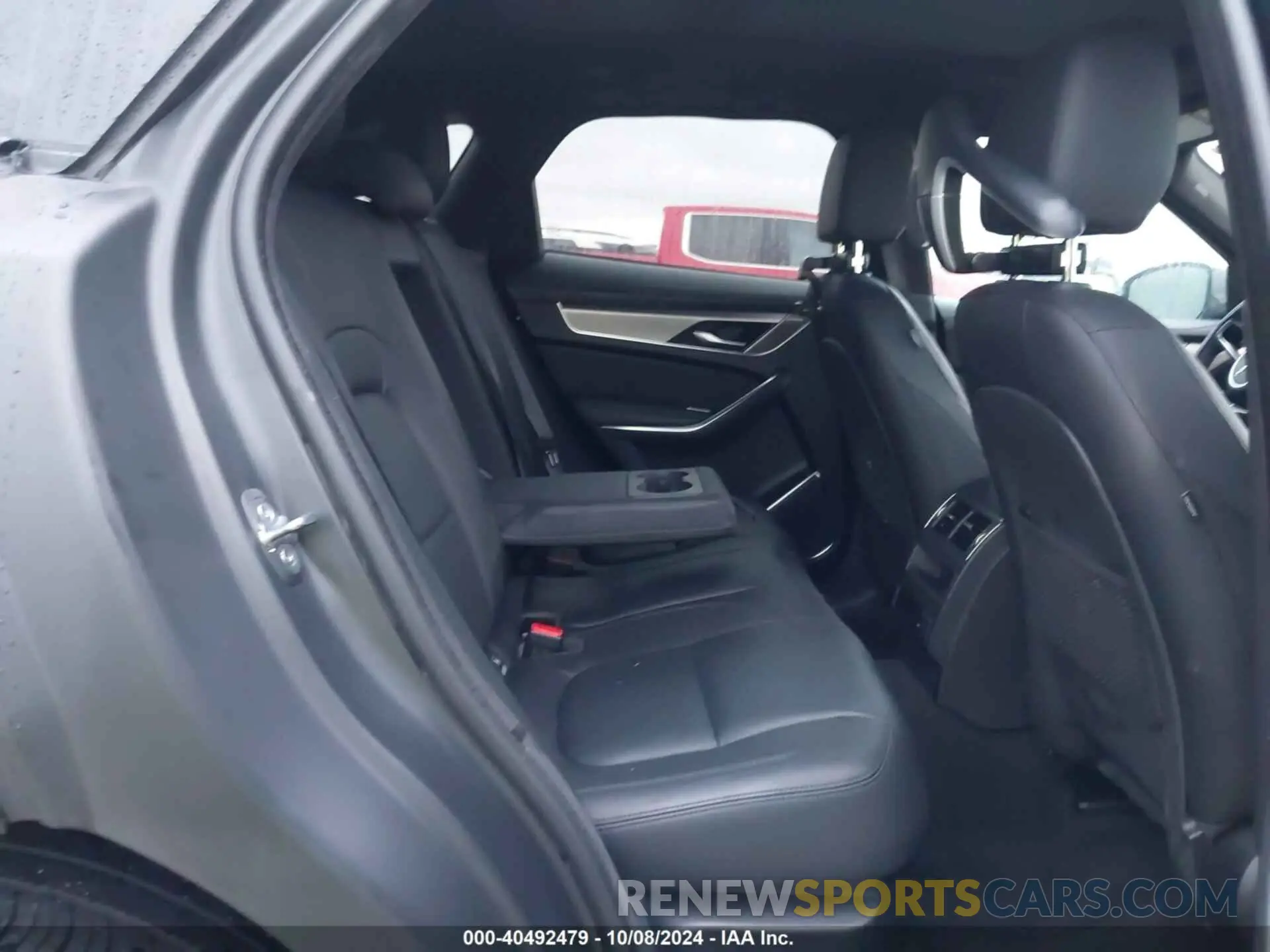 8 Photograph of a damaged car SADCJ2EX9MA687060 JAGUAR F-PACE 2021