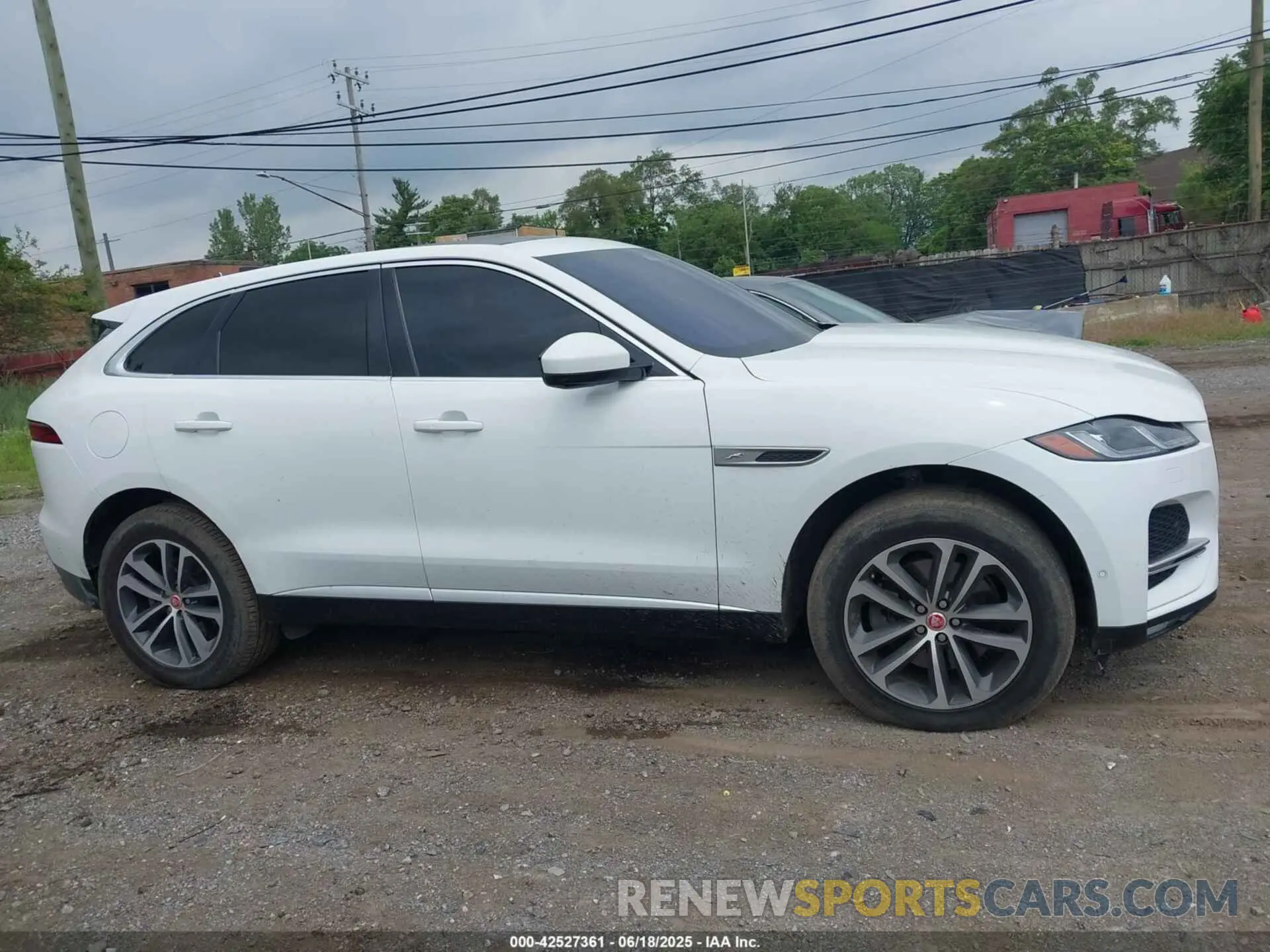 14 Photograph of a damaged car SADCJ2EXXMA668131 JAGUAR F-PACE 2021