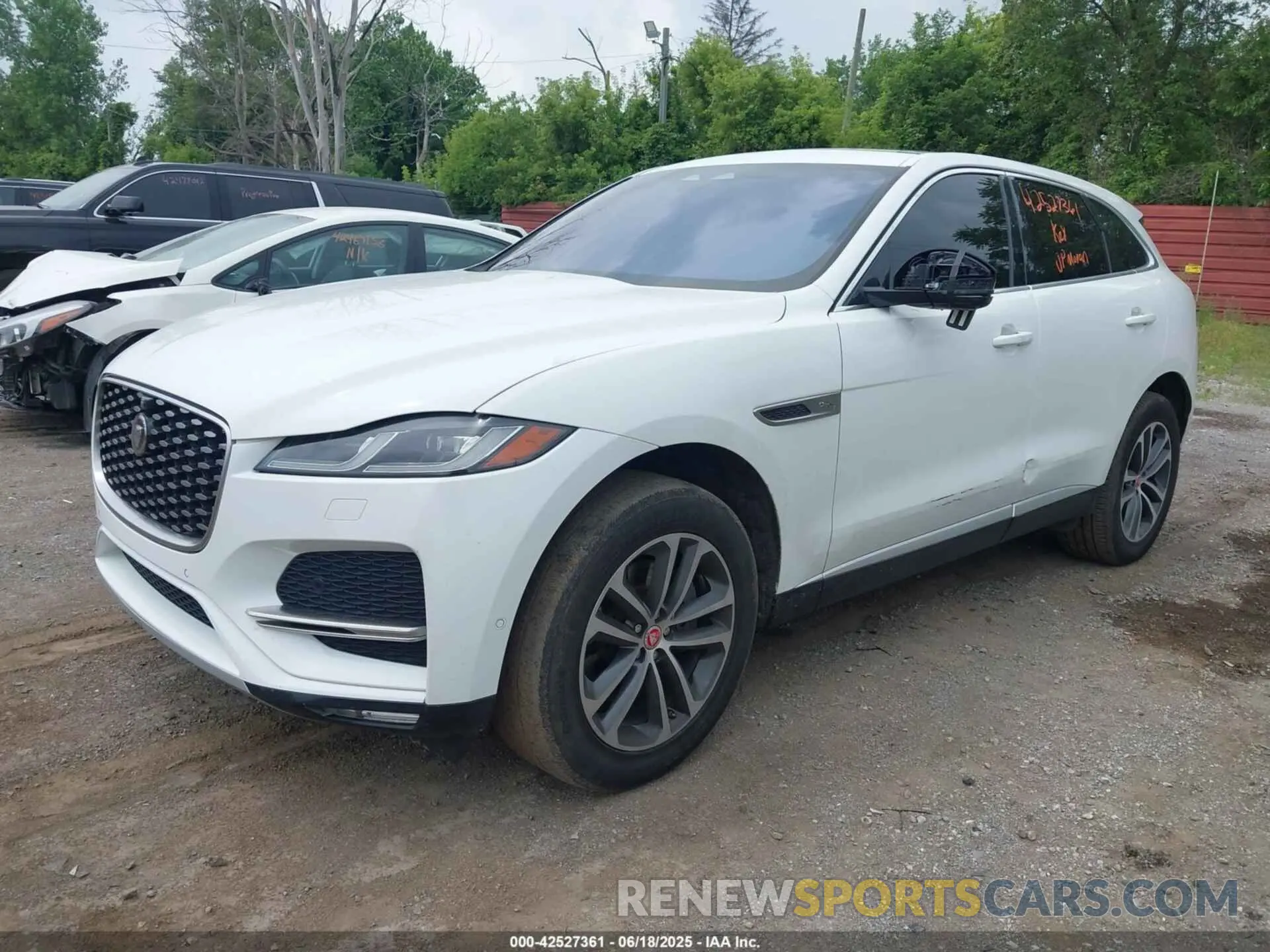2 Photograph of a damaged car SADCJ2EXXMA668131 JAGUAR F-PACE 2021