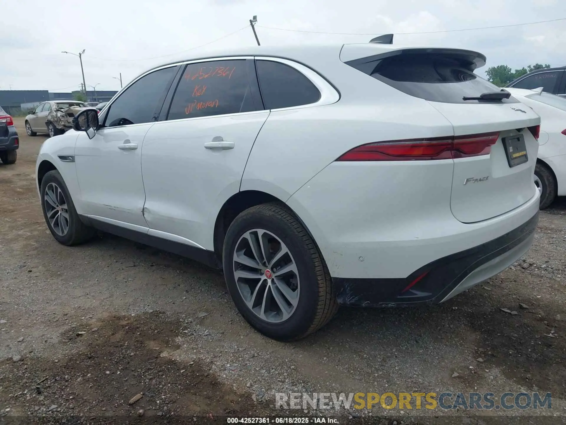 3 Photograph of a damaged car SADCJ2EXXMA668131 JAGUAR F-PACE 2021