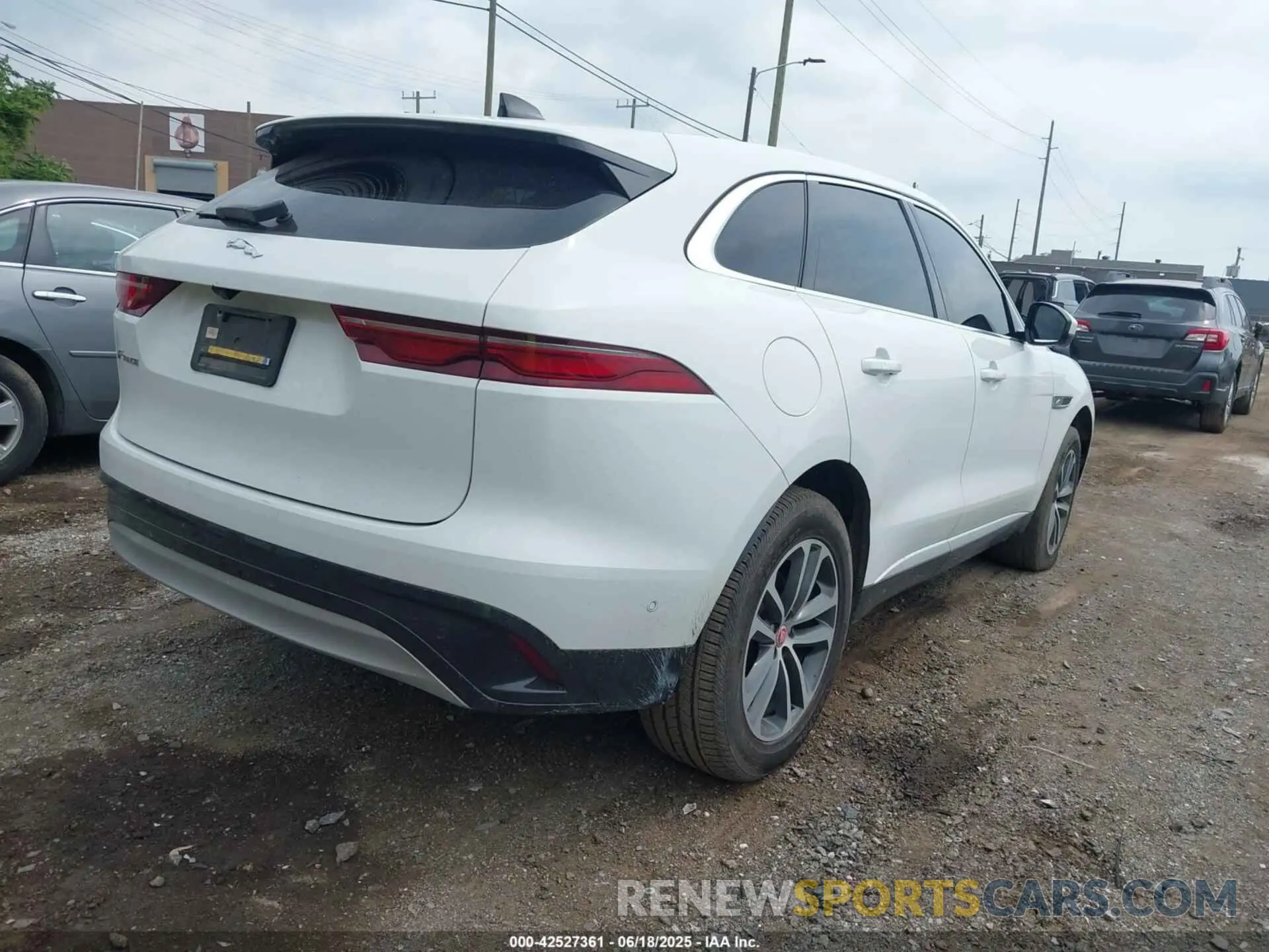 4 Photograph of a damaged car SADCJ2EXXMA668131 JAGUAR F-PACE 2021