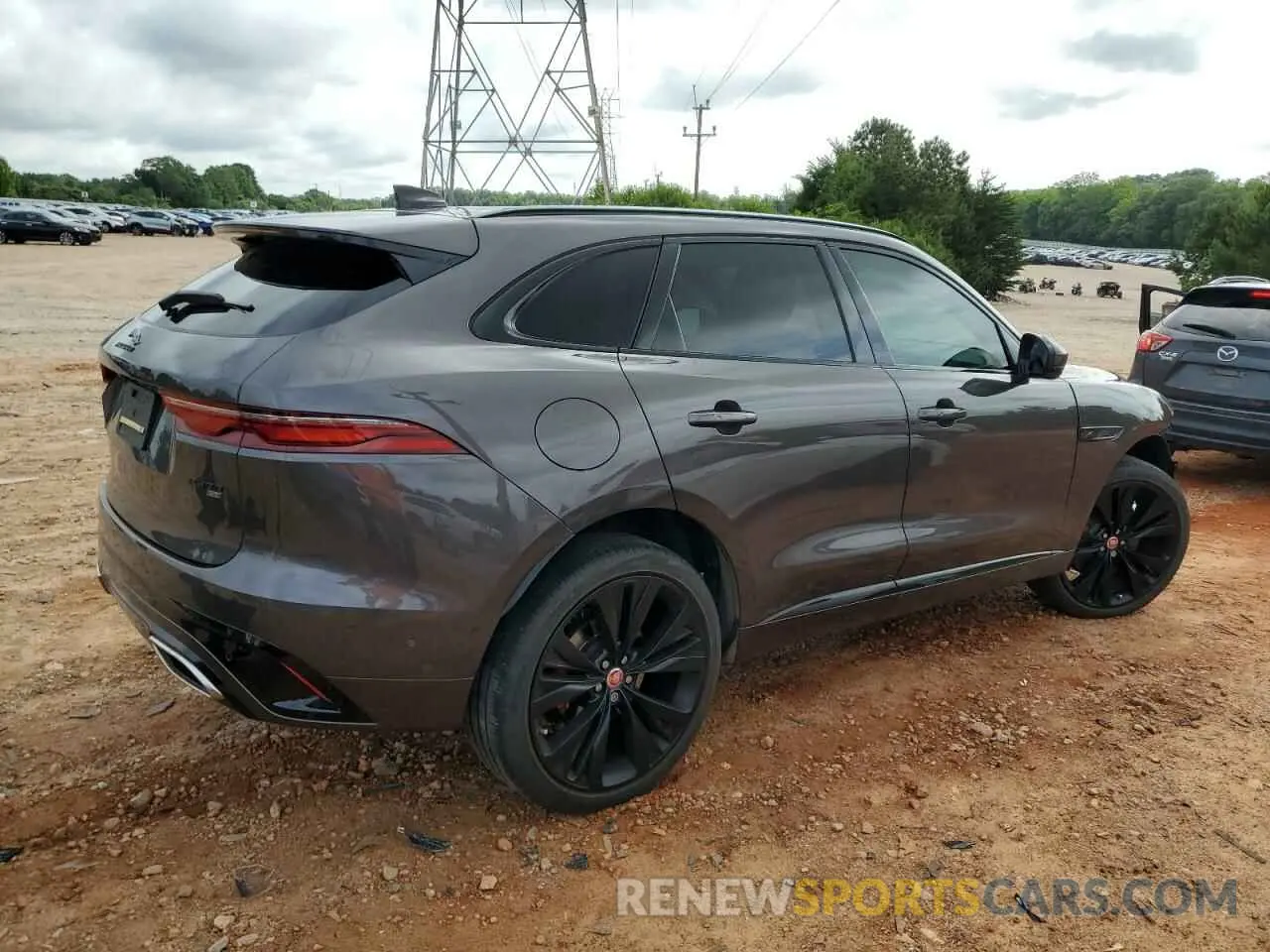3 Photograph of a damaged car SADCT2FU3MA672861 JAGUAR F-PACE 2021