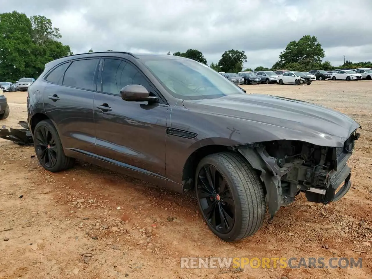 4 Photograph of a damaged car SADCT2FU3MA672861 JAGUAR F-PACE 2021