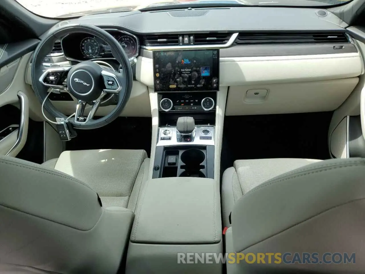 8 Photograph of a damaged car SADCT2FU3MA672861 JAGUAR F-PACE 2021