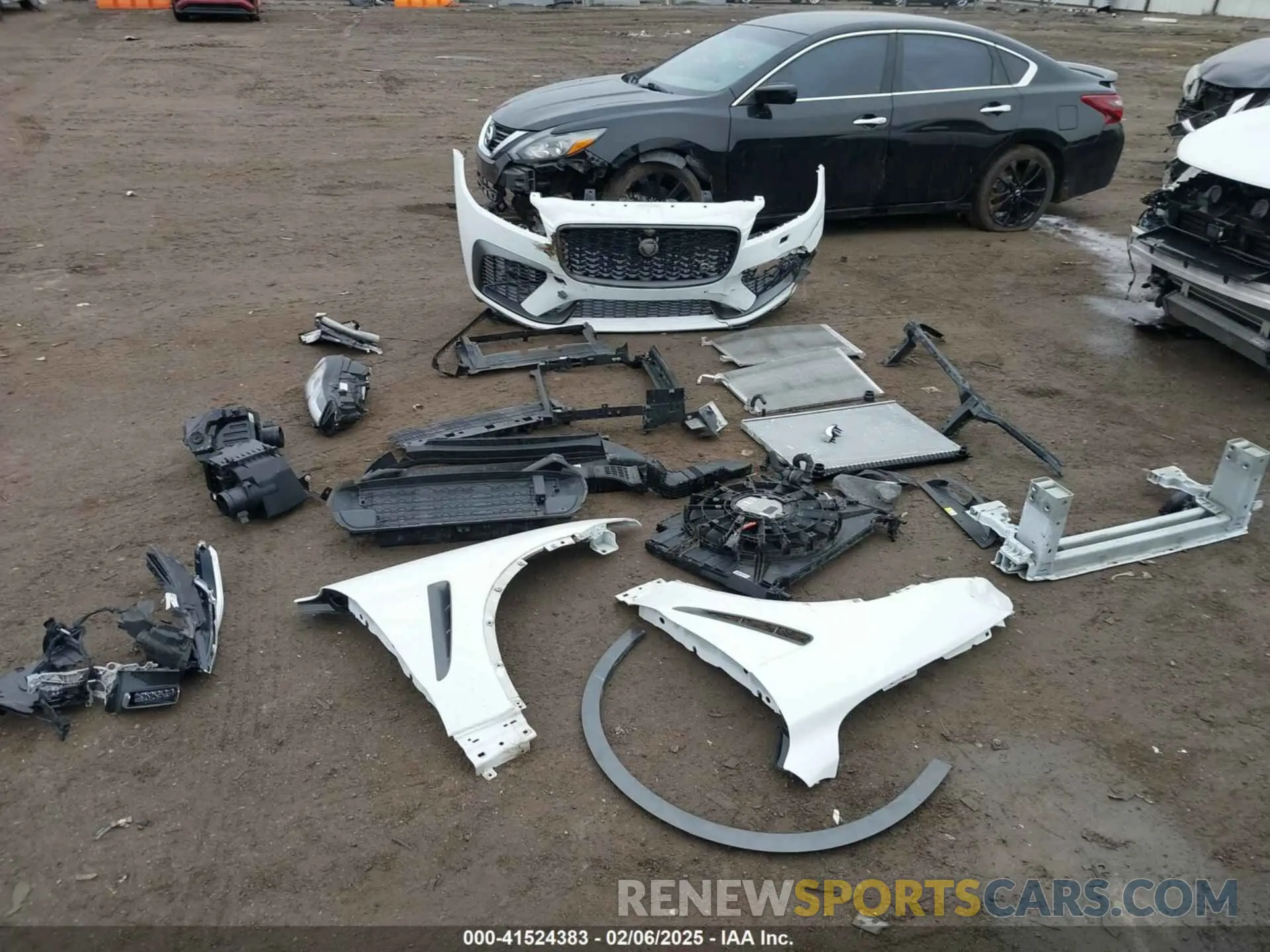 12 Photograph of a damaged car SADCZ2EE0MA688864 JAGUAR F-PACE 2021