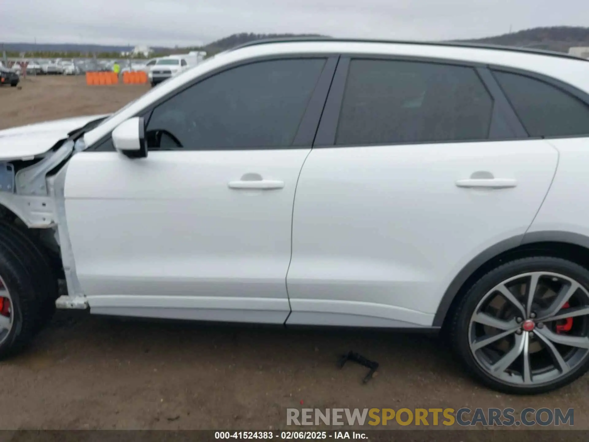 15 Photograph of a damaged car SADCZ2EE0MA688864 JAGUAR F-PACE 2021