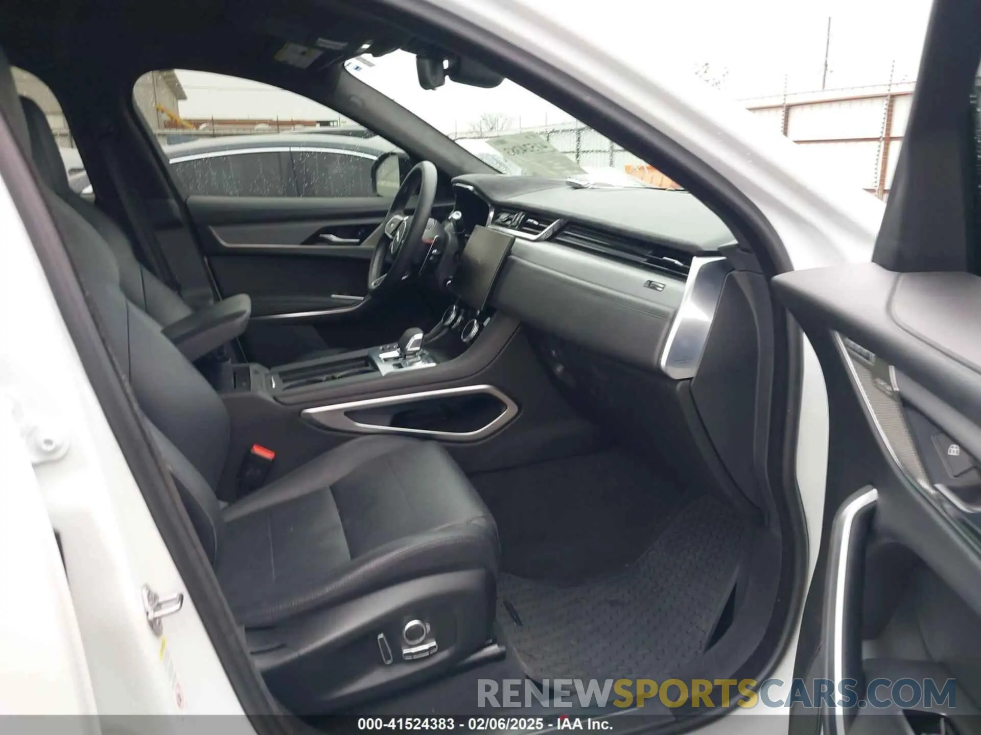 5 Photograph of a damaged car SADCZ2EE0MA688864 JAGUAR F-PACE 2021