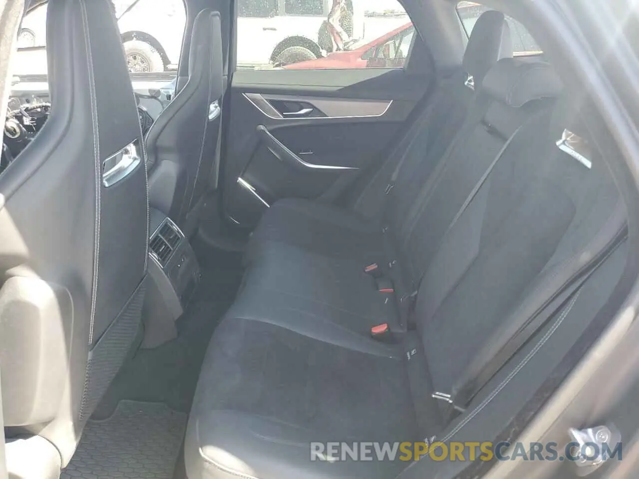 10 Photograph of a damaged car SADCZ2EE3MA681181 JAGUAR F-PACE 2021