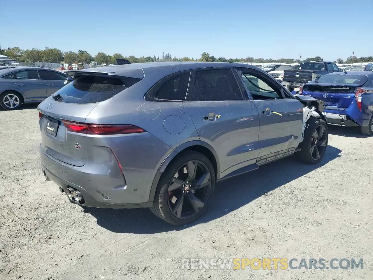 3 Photograph of a damaged car SADCZ2EE3MA681181 JAGUAR F-PACE 2021