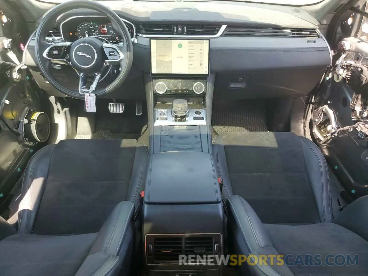 8 Photograph of a damaged car SADCZ2EE3MA681181 JAGUAR F-PACE 2021