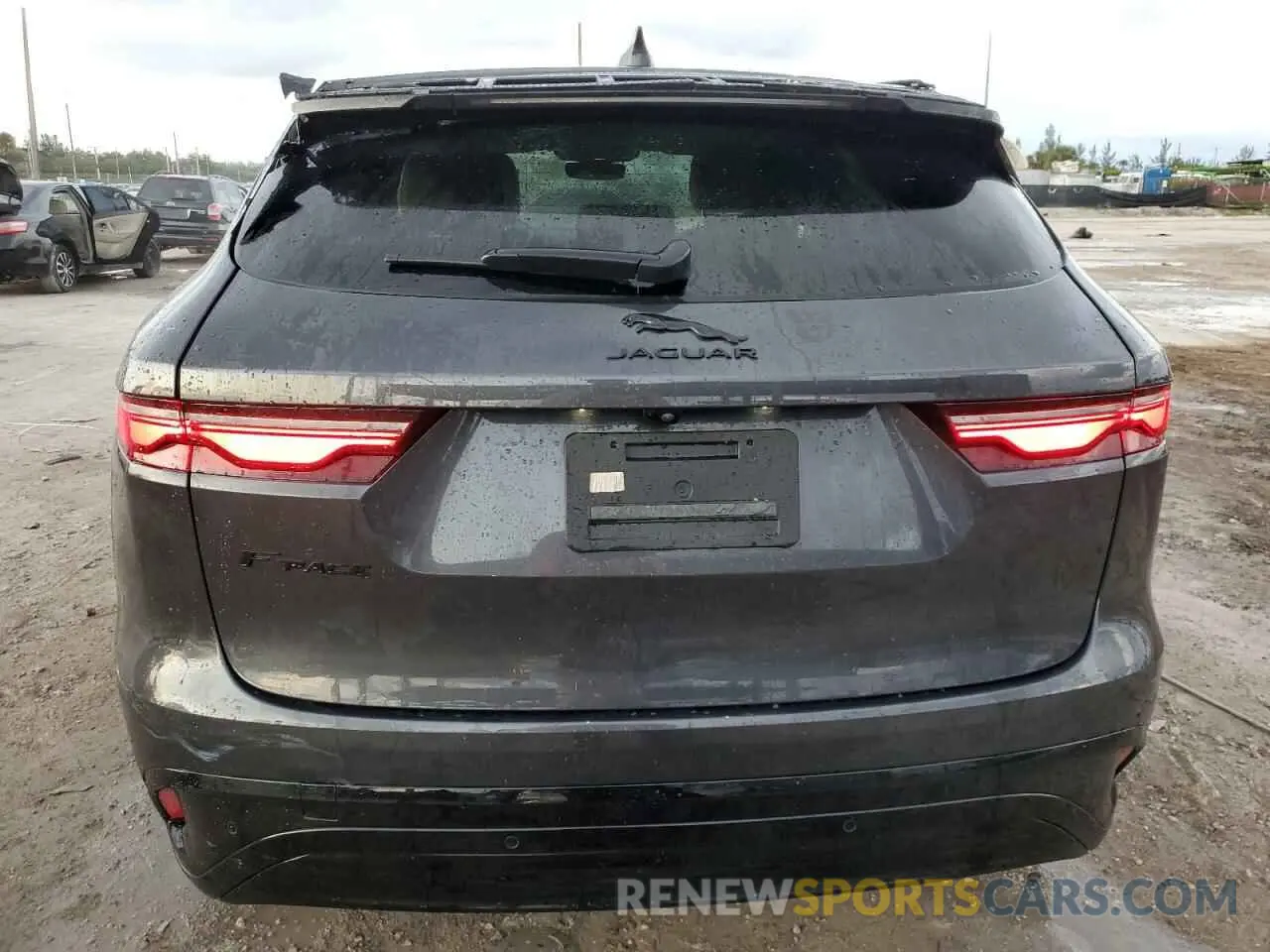 6 Photograph of a damaged car SADCJ2EX0NA693184 JAGUAR F-PACE 2022