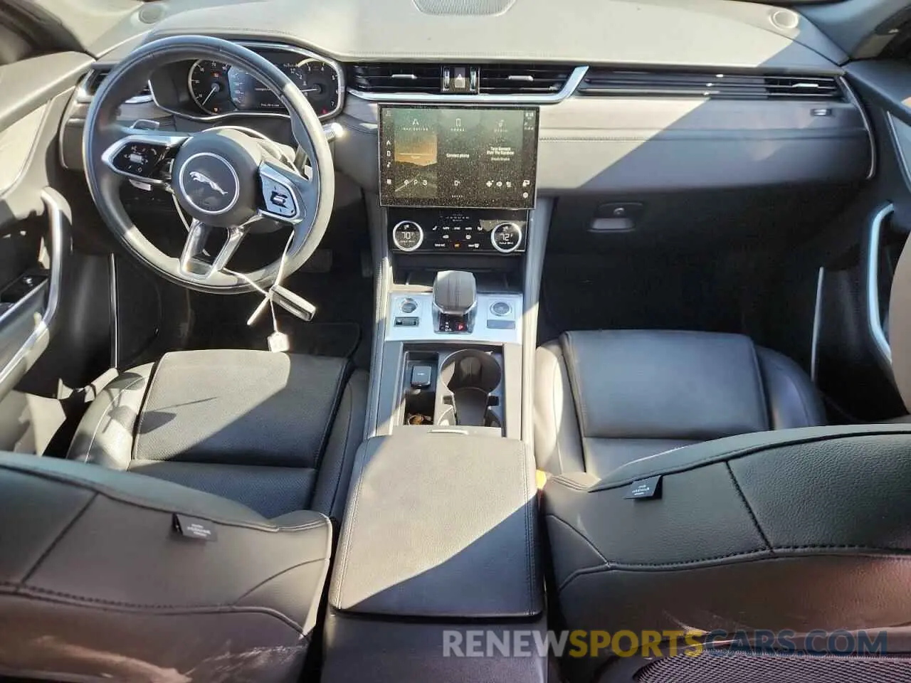 8 Photograph of a damaged car SADCJ2EX1NA692111 JAGUAR F-PACE 2022