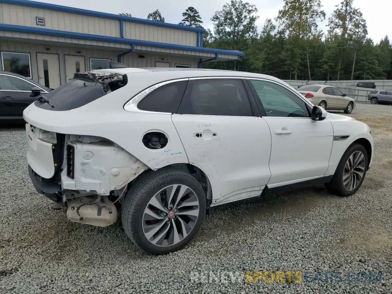 3 Photograph of a damaged car SADCJ2EX3NA689792 JAGUAR F-PACE 2022