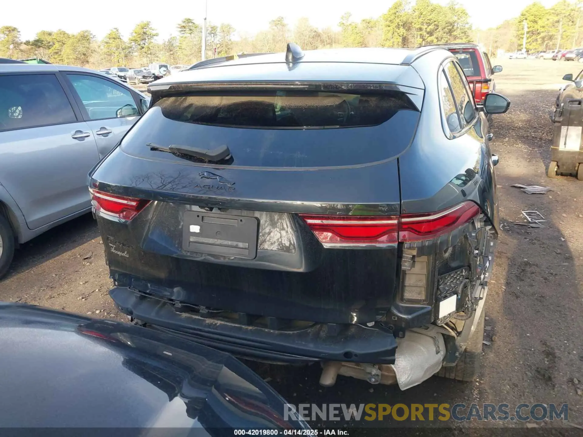 16 Photograph of a damaged car SADCJ2EX5NA698042 JAGUAR F-PACE 2022