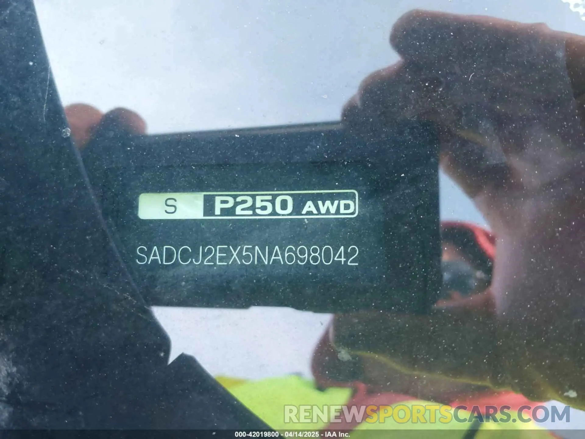 17 Photograph of a damaged car SADCJ2EX5NA698042 JAGUAR F-PACE 2022