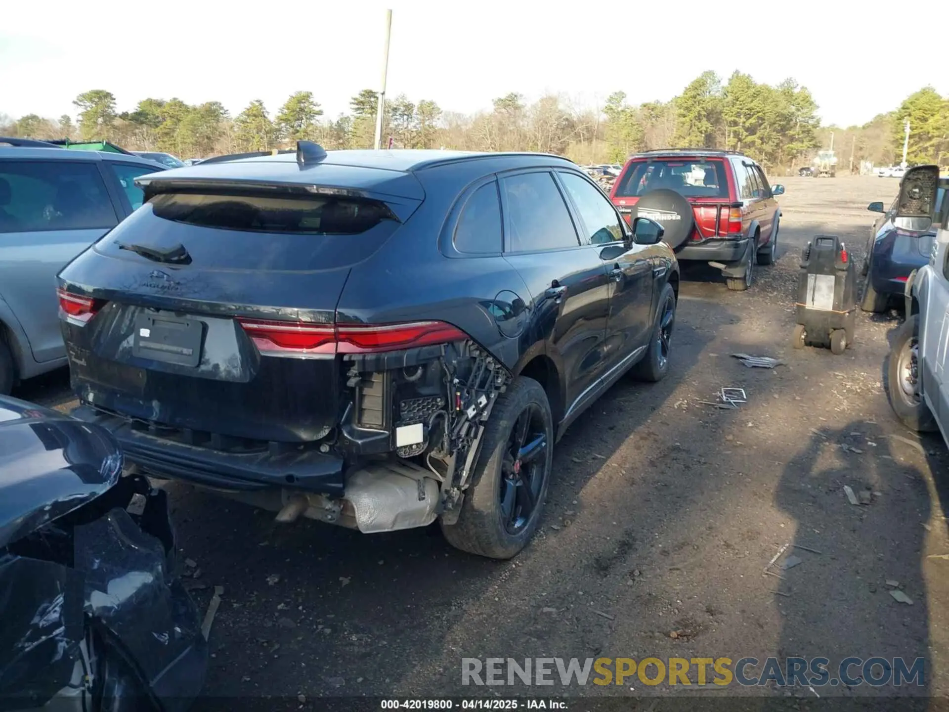4 Photograph of a damaged car SADCJ2EX5NA698042 JAGUAR F-PACE 2022