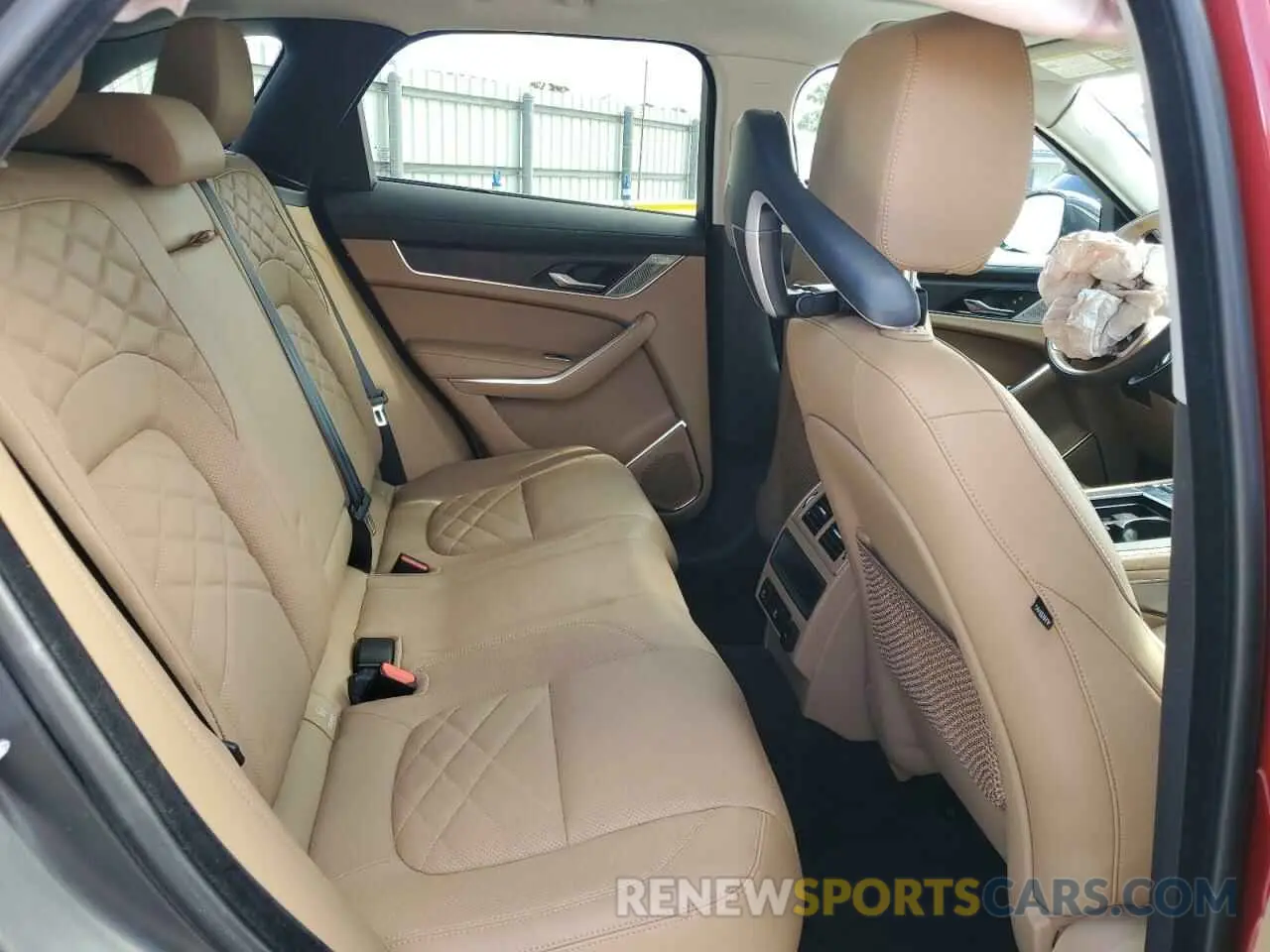 11 Photograph of a damaged car SADCJ2EXXNA698439 JAGUAR F-PACE 2022