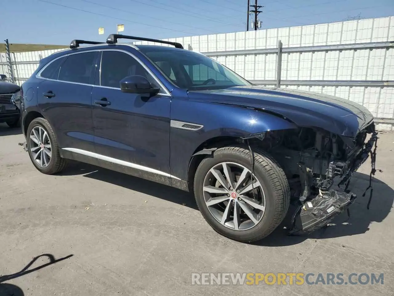 4 Photograph of a damaged car SADCJ2EXXNA701629 JAGUAR F-PACE 2022