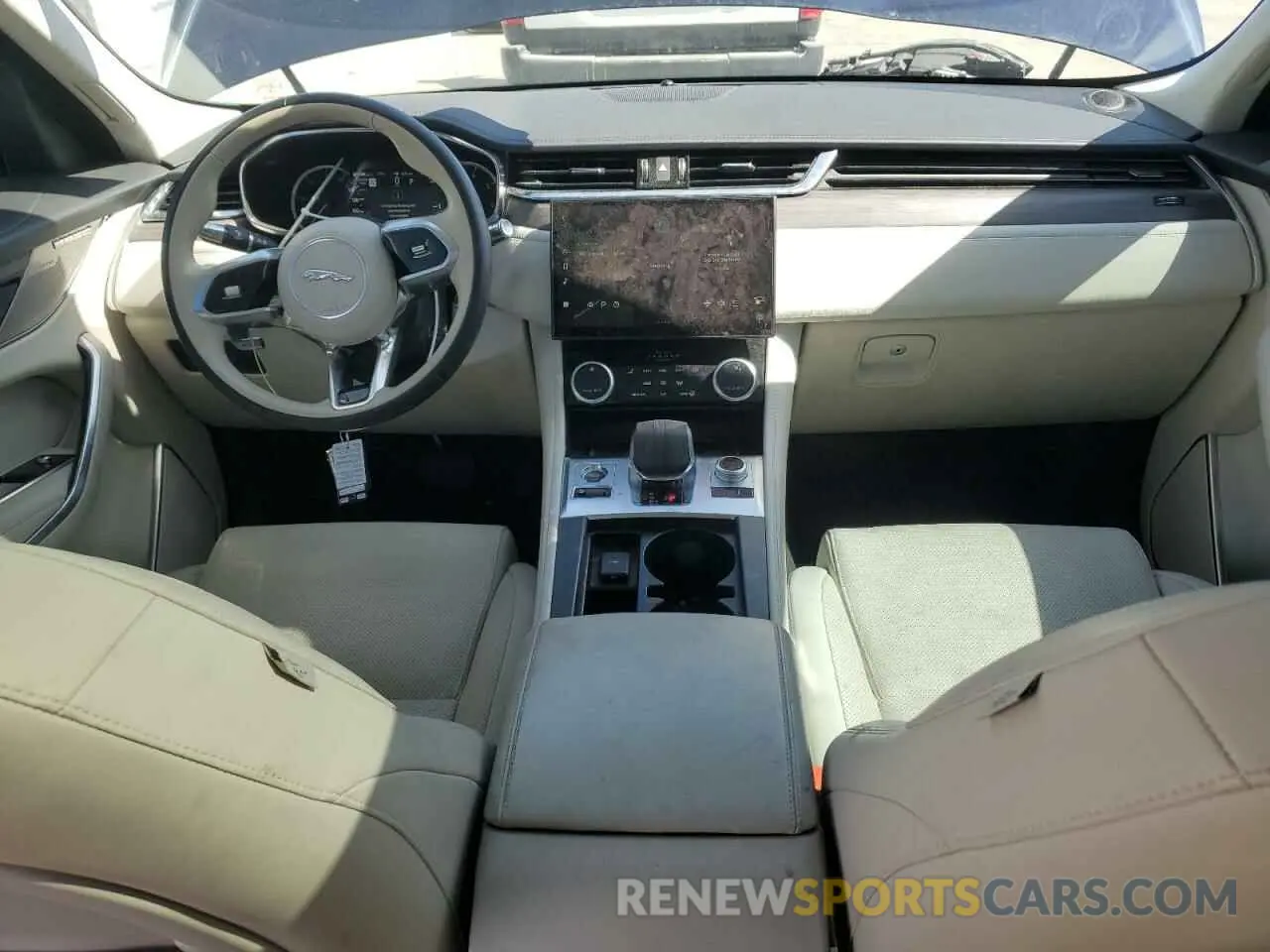8 Photograph of a damaged car SADCJ2EXXNA701629 JAGUAR F-PACE 2022