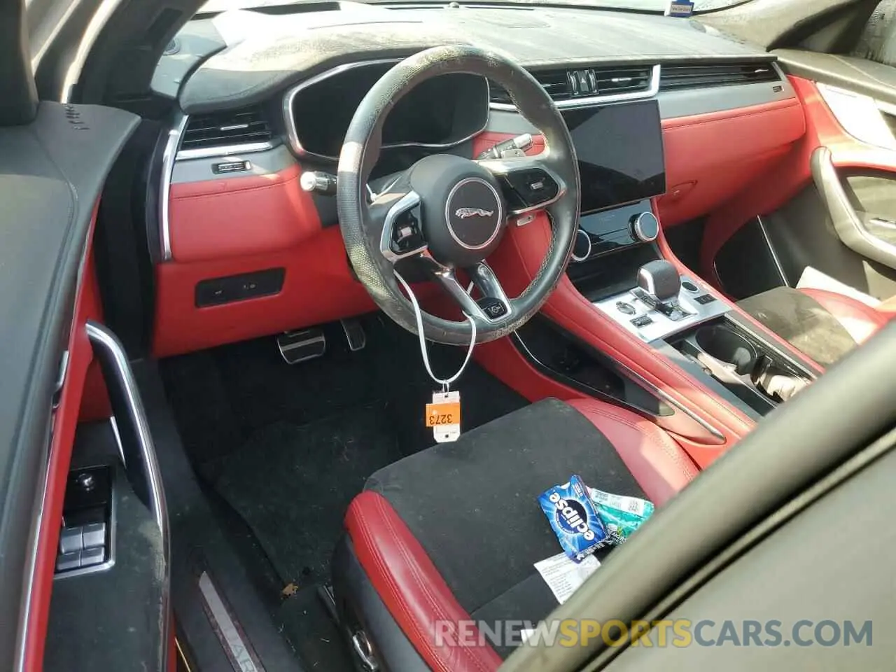 8 Photograph of a damaged car SADCZ2EE5NA693527 JAGUAR F-PACE 2022