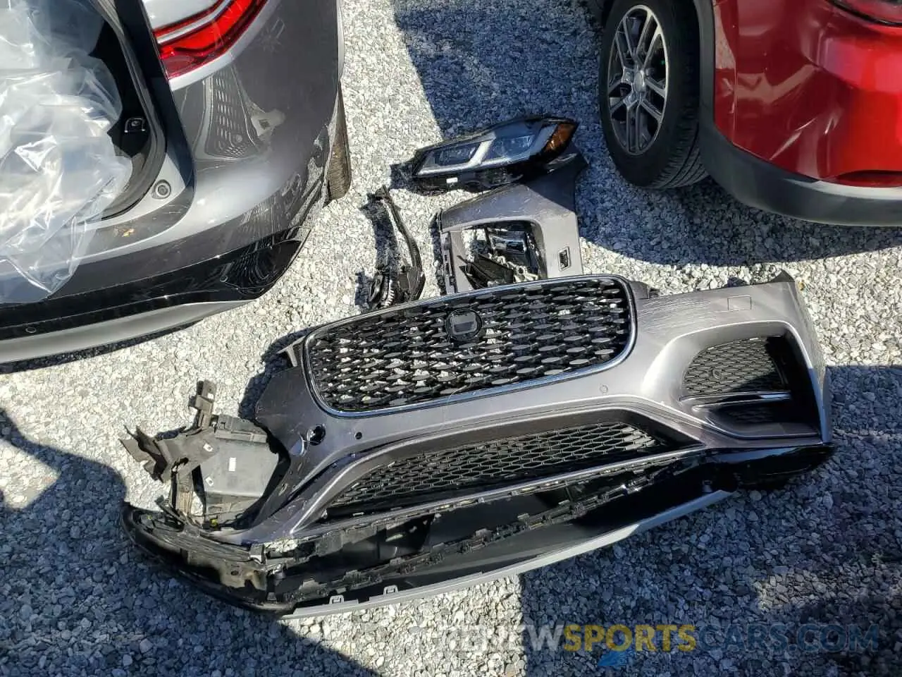 13 Photograph of a damaged car SADCJ2EX0PA714523 JAGUAR F-PACE 2023