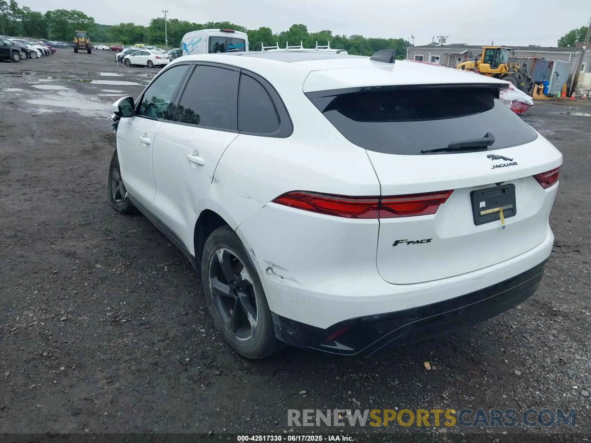 17 Photograph of a damaged car SADCJ2EX3PA704813 JAGUAR F-PACE 2023