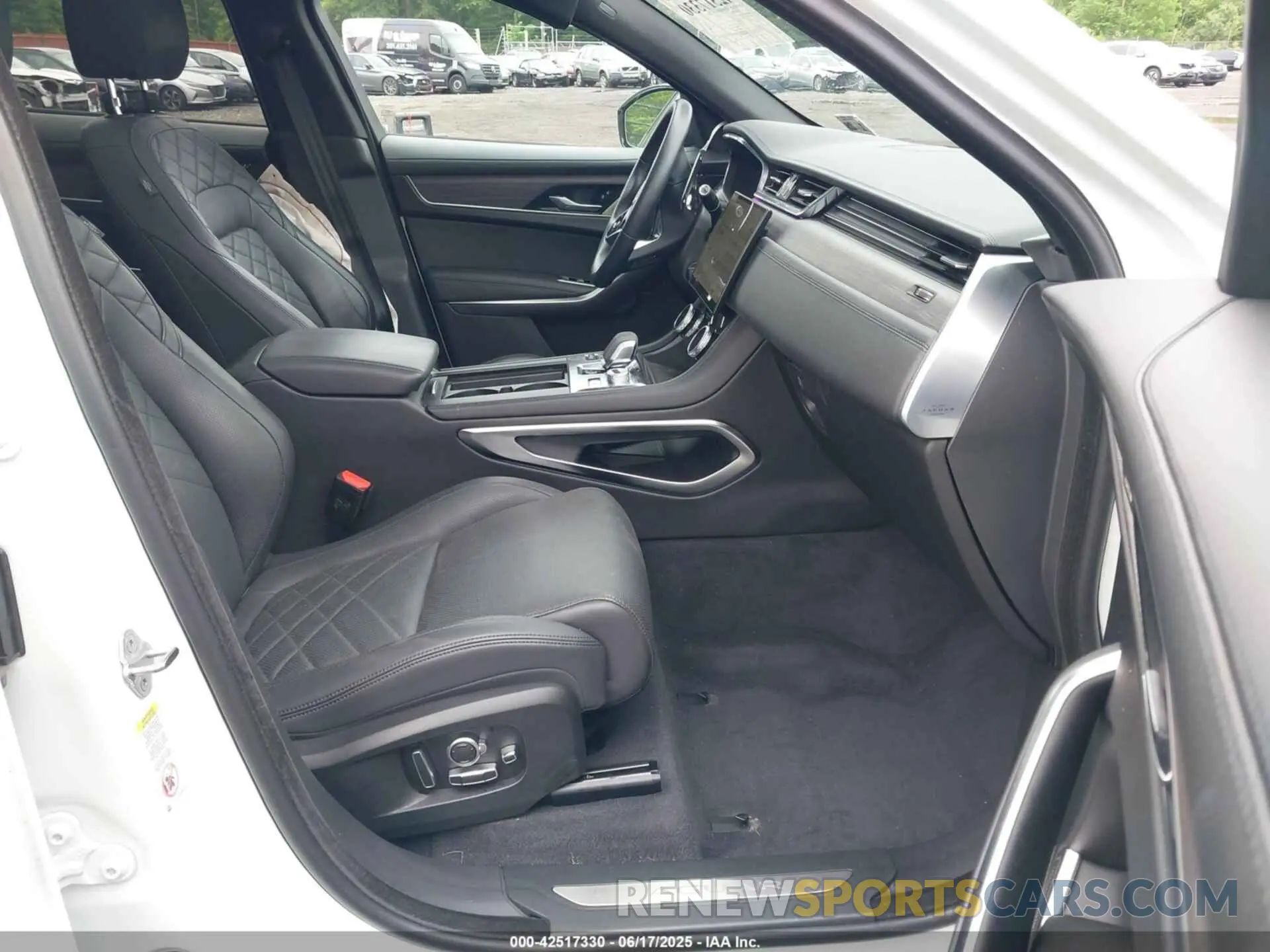 5 Photograph of a damaged car SADCJ2EX3PA704813 JAGUAR F-PACE 2023