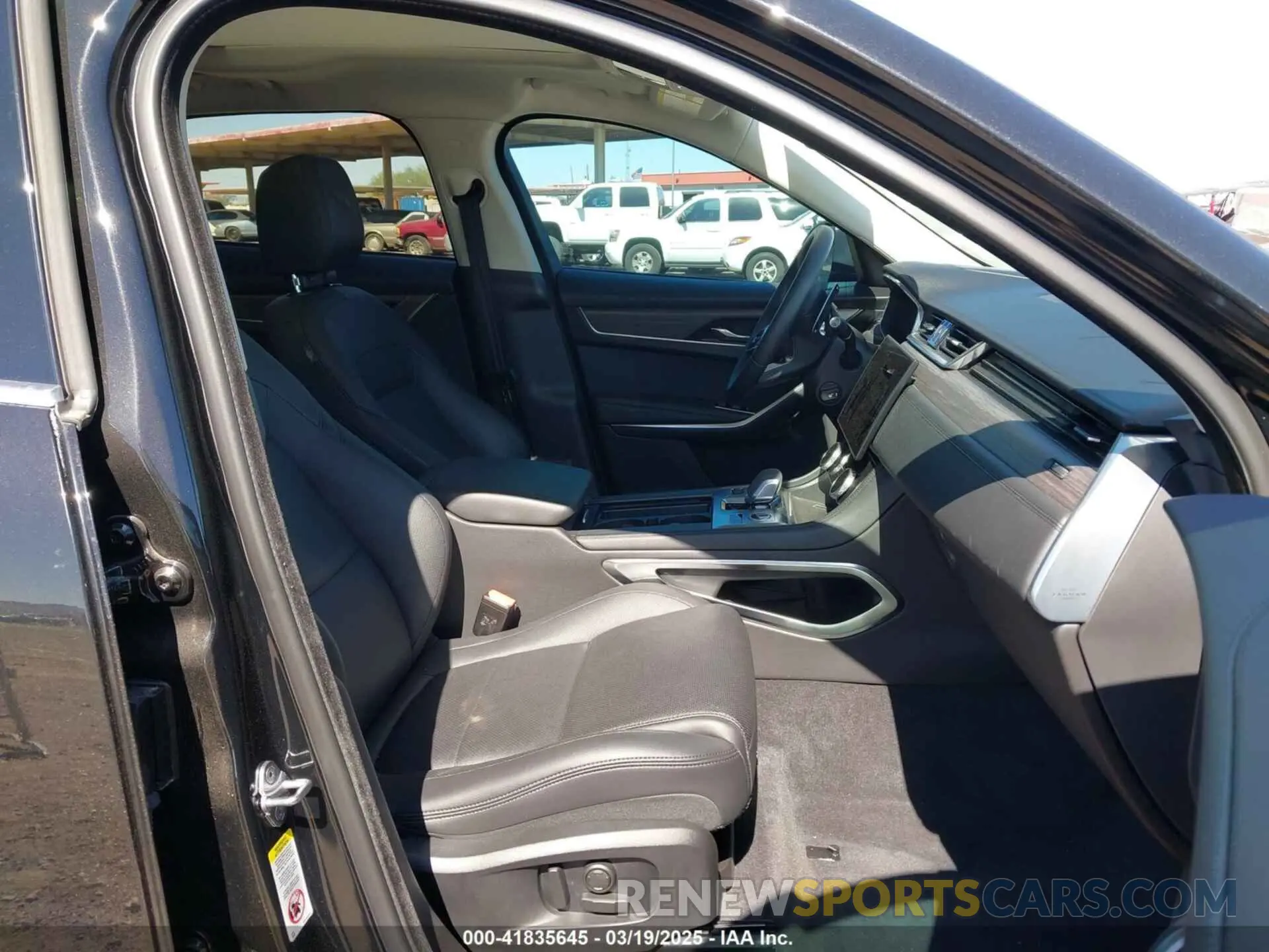 5 Photograph of a damaged car SADCJ2EX4PA713164 JAGUAR F-PACE 2023