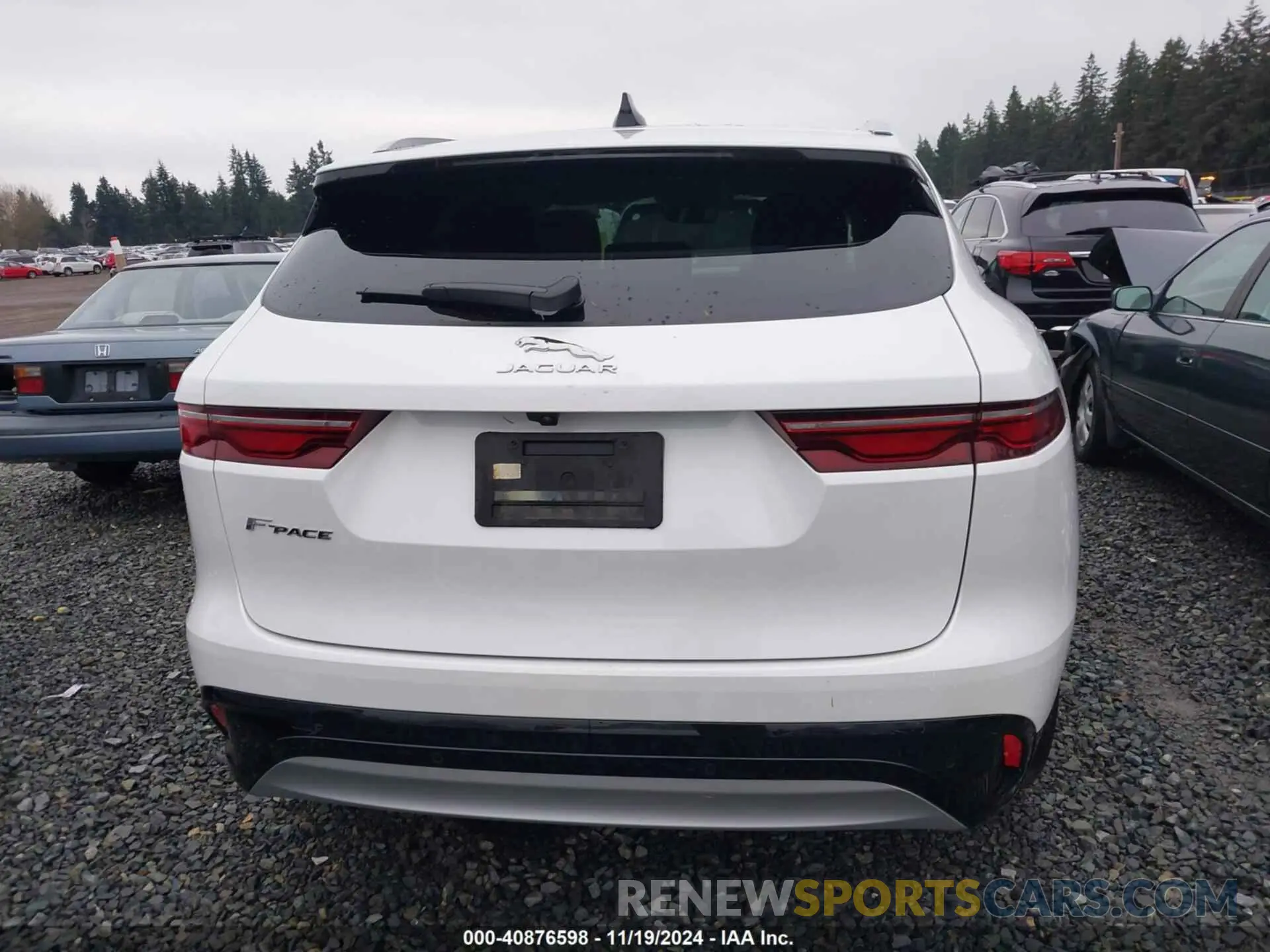 17 Photograph of a damaged car SADCJ2EX7PA705835 JAGUAR F-PACE 2023