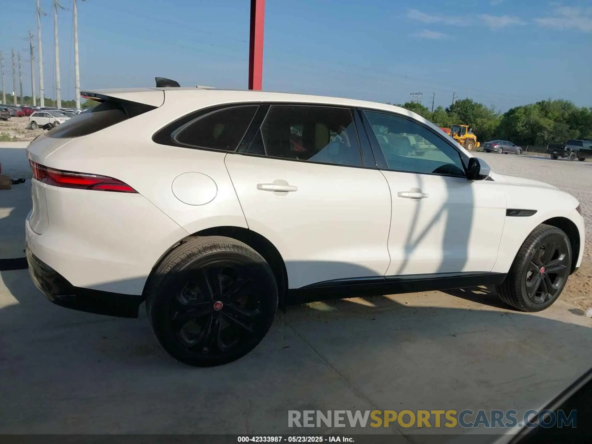13 Photograph of a damaged car SADCJ2EX8PA708744 JAGUAR F-PACE 2023