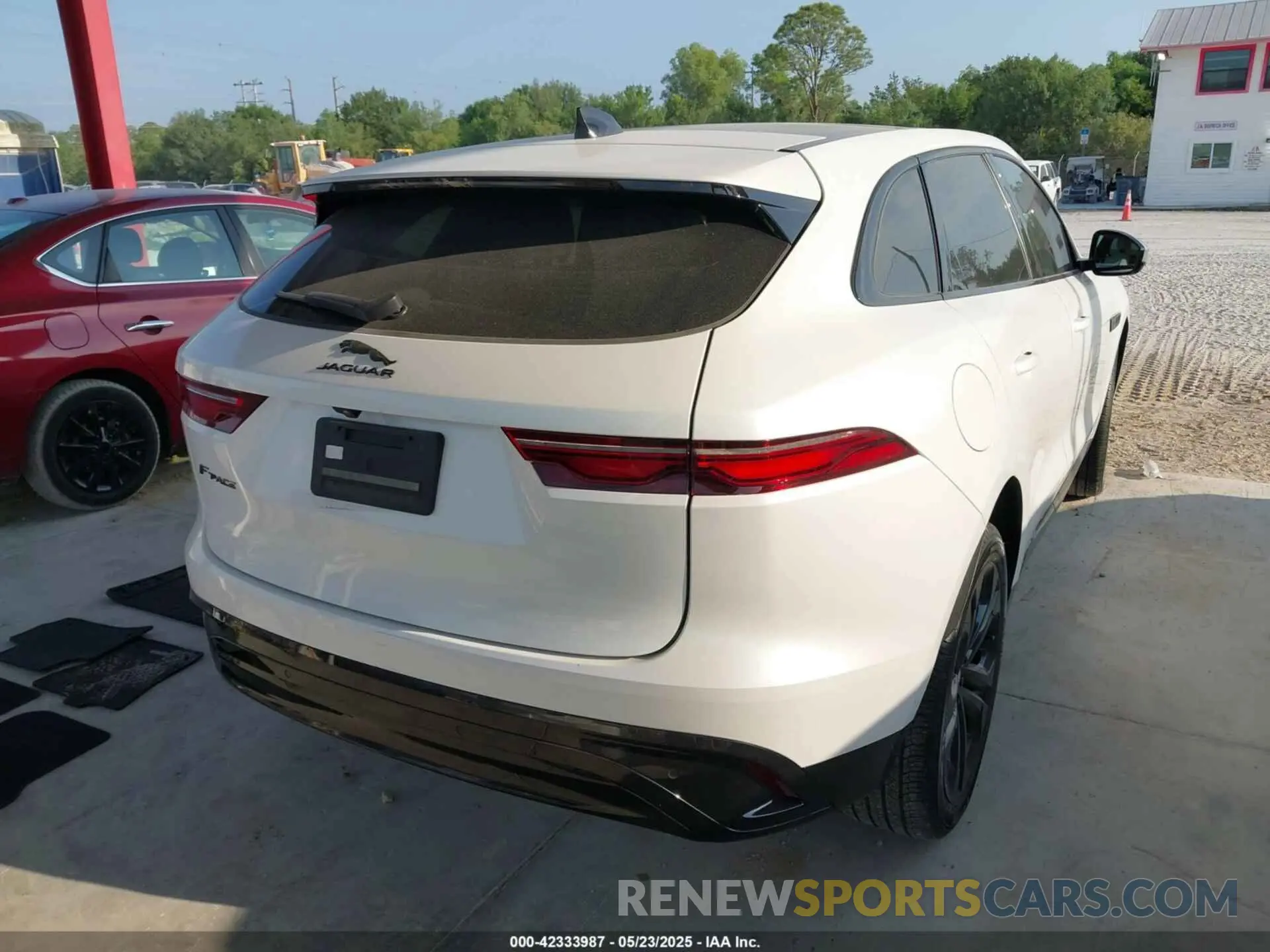 4 Photograph of a damaged car SADCJ2EX8PA708744 JAGUAR F-PACE 2023