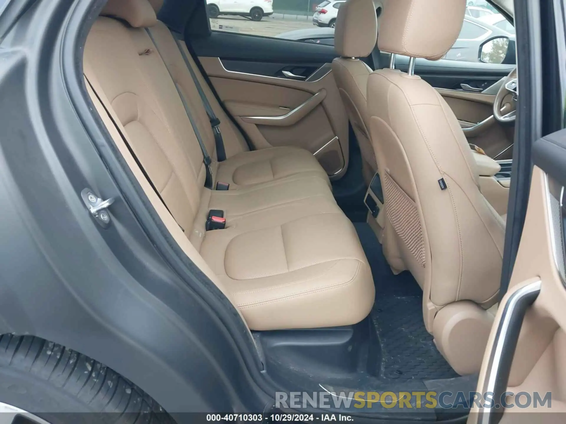 8 Photograph of a damaged car SADCJ2EXXPA711810 JAGUAR F-PACE 2023