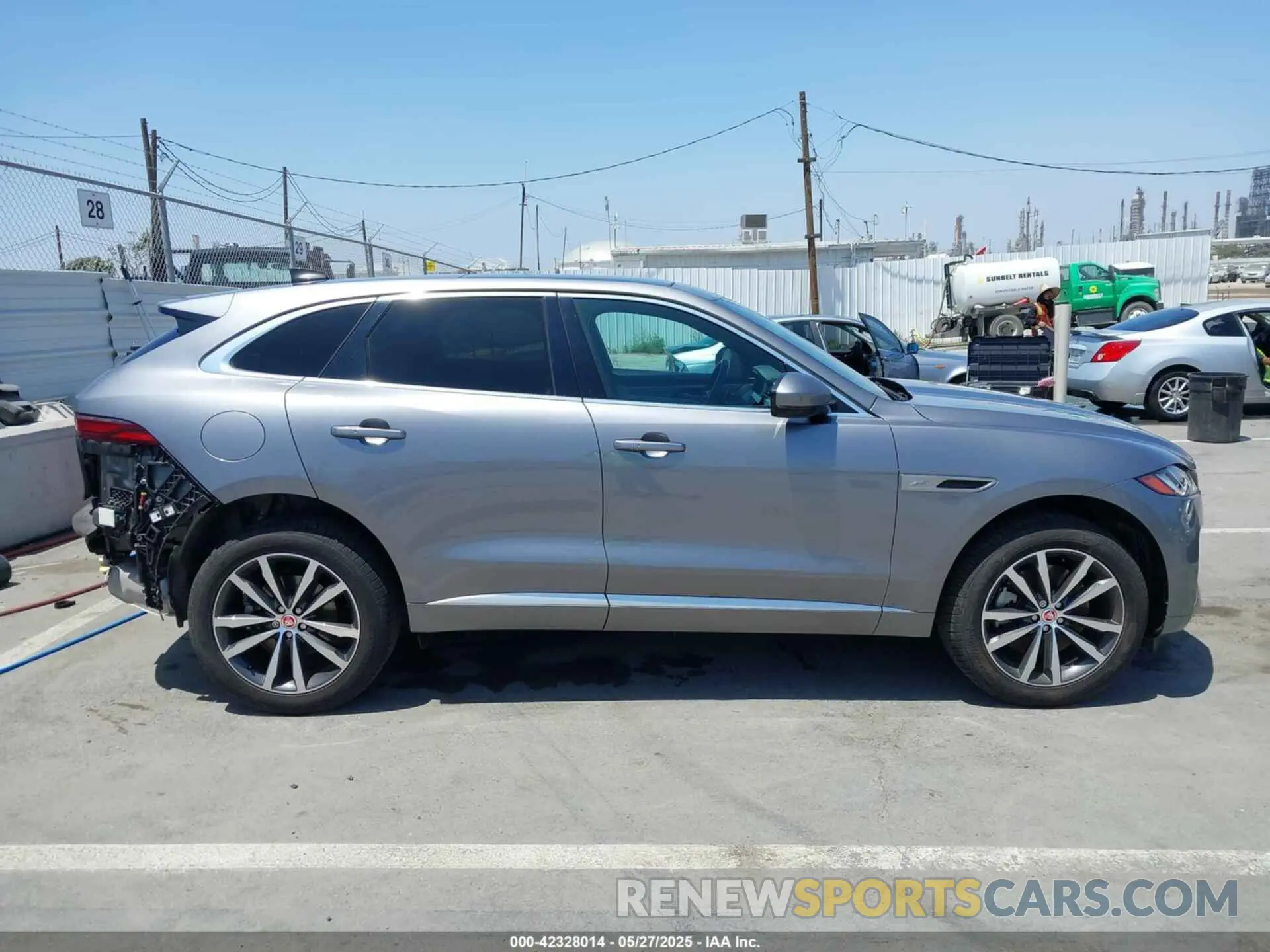 14 Photograph of a damaged car SADCT2FU0PA711507 JAGUAR F-PACE 2023