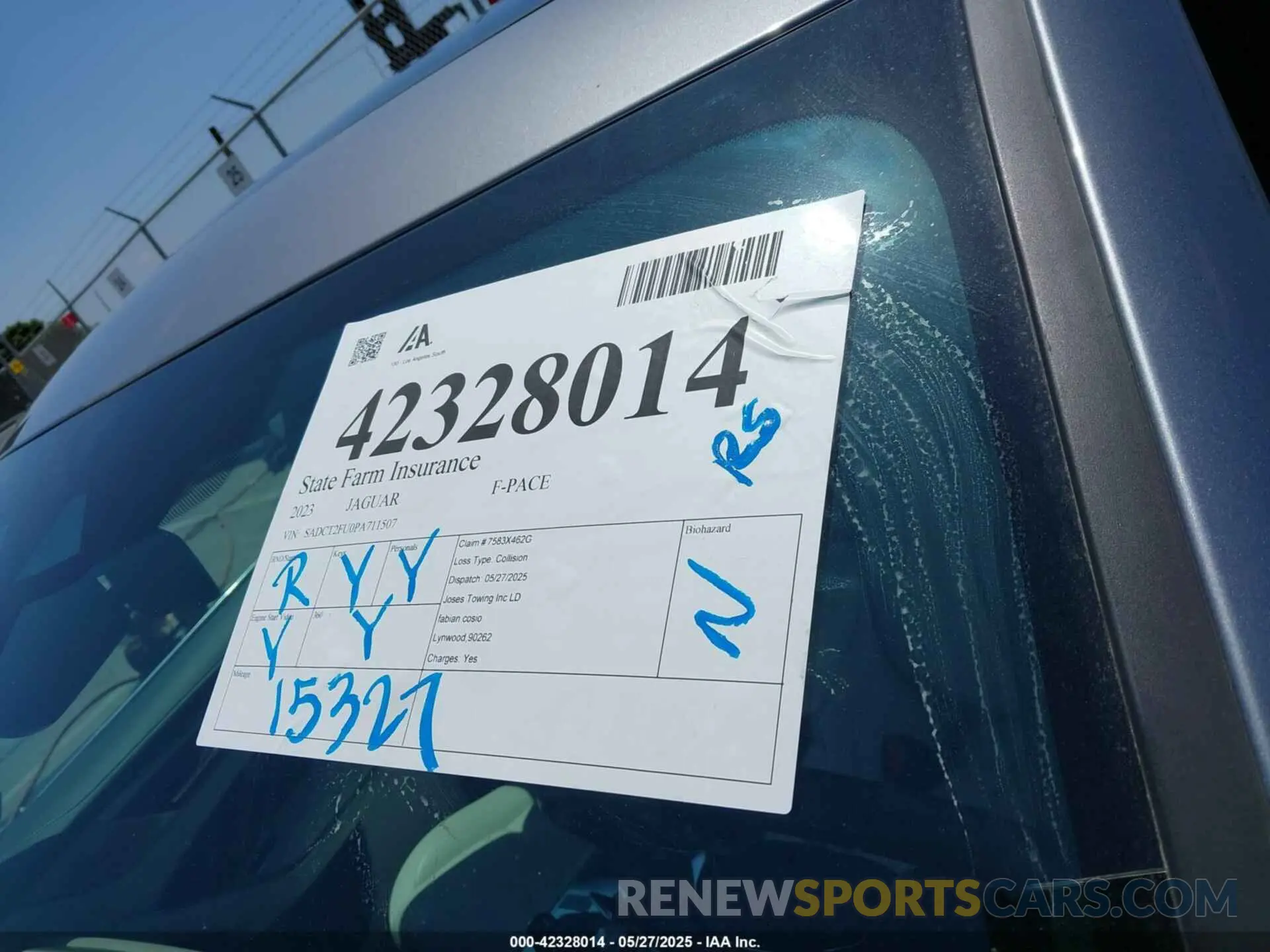 18 Photograph of a damaged car SADCT2FU0PA711507 JAGUAR F-PACE 2023