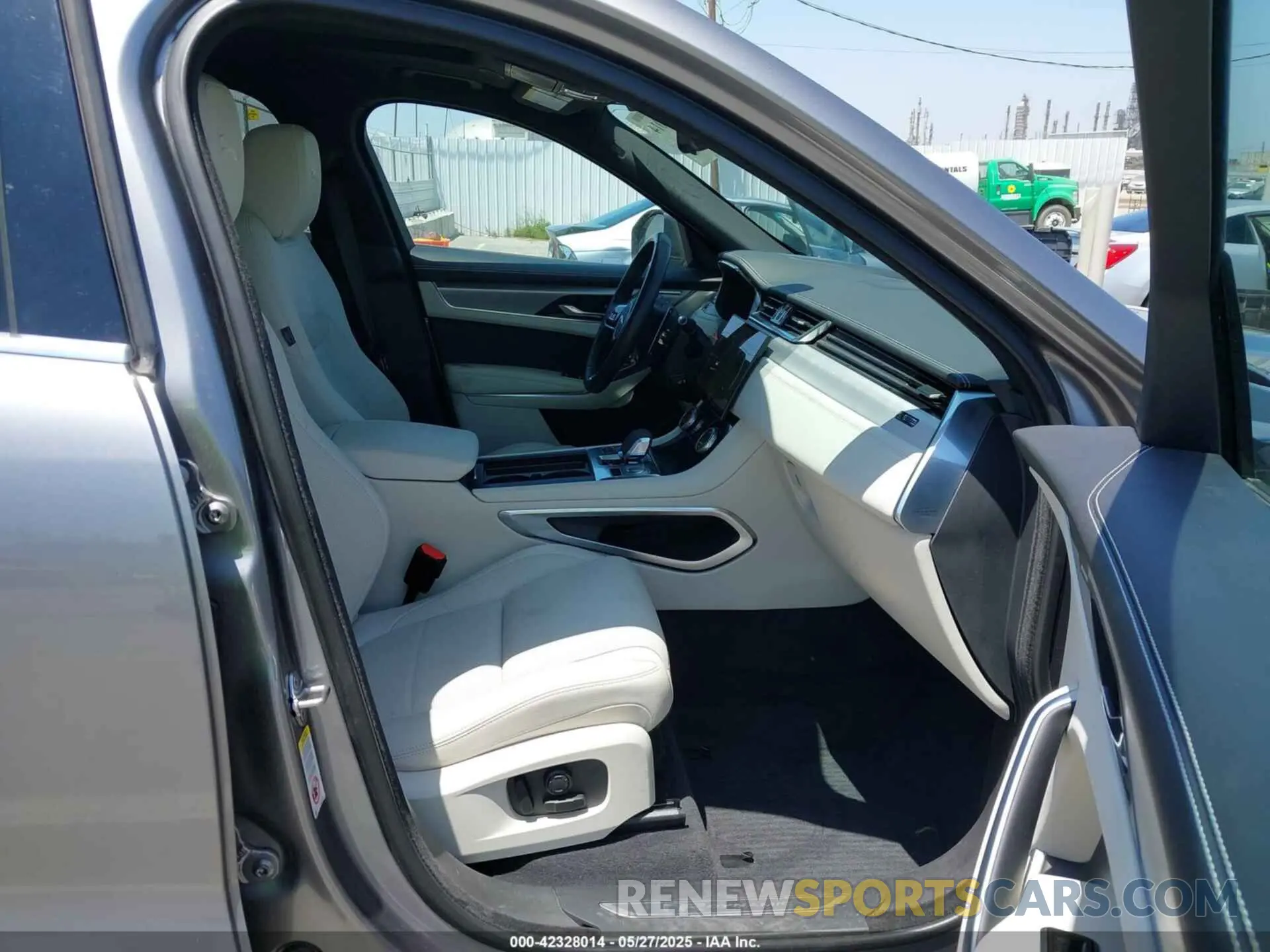 5 Photograph of a damaged car SADCT2FU0PA711507 JAGUAR F-PACE 2023