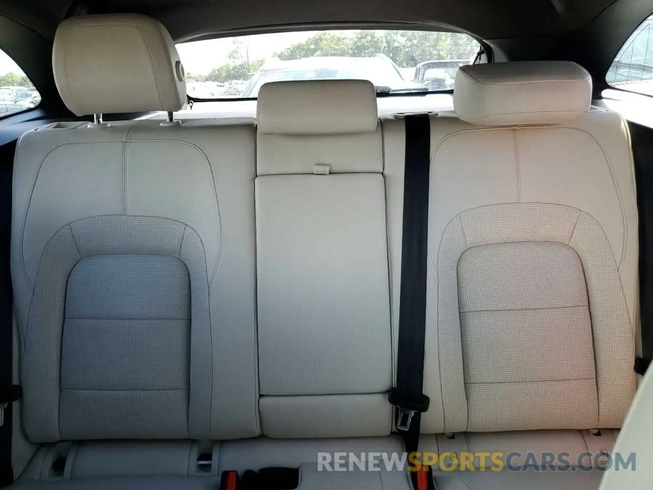 10 Photograph of a damaged car SADCT2FU6PA708143 JAGUAR F-PACE 2023