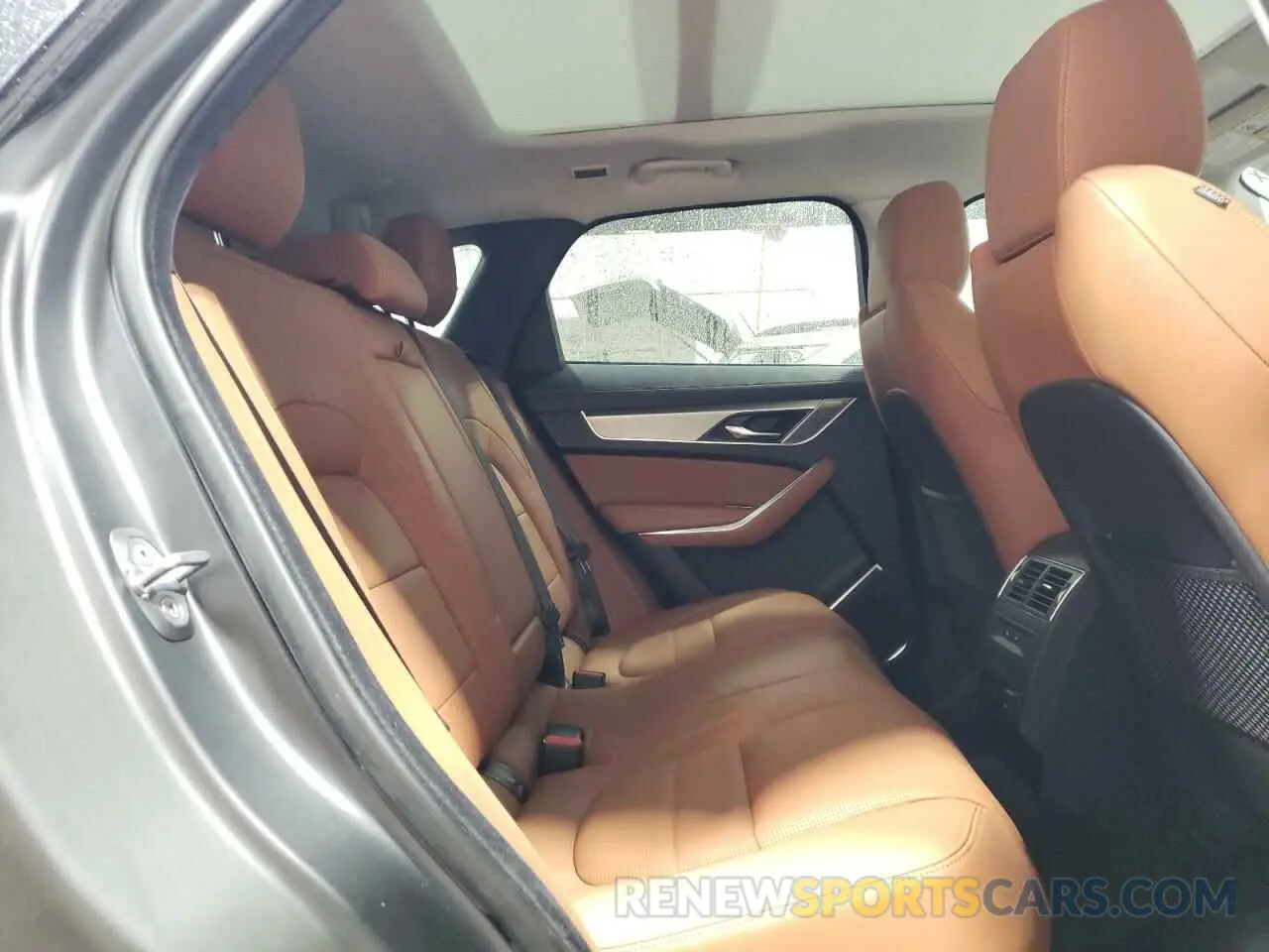 11 Photograph of a damaged car SADCT2FU7PA704571 JAGUAR F-PACE 2023