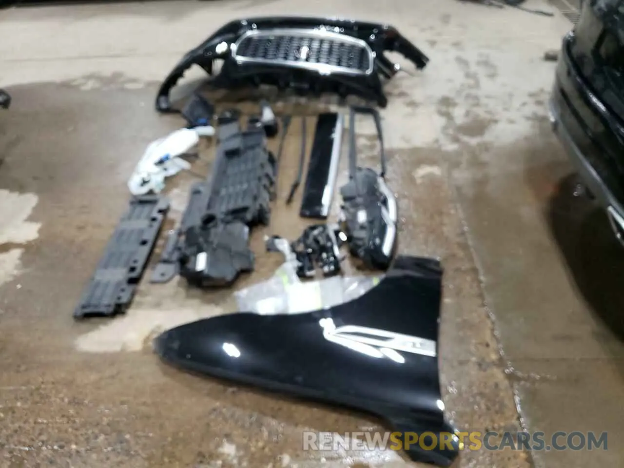 13 Photograph of a damaged car SADCT2FU7PA704571 JAGUAR F-PACE 2023