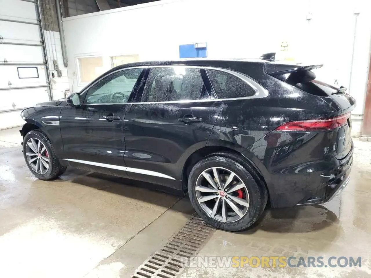 2 Photograph of a damaged car SADCT2FU7PA704571 JAGUAR F-PACE 2023