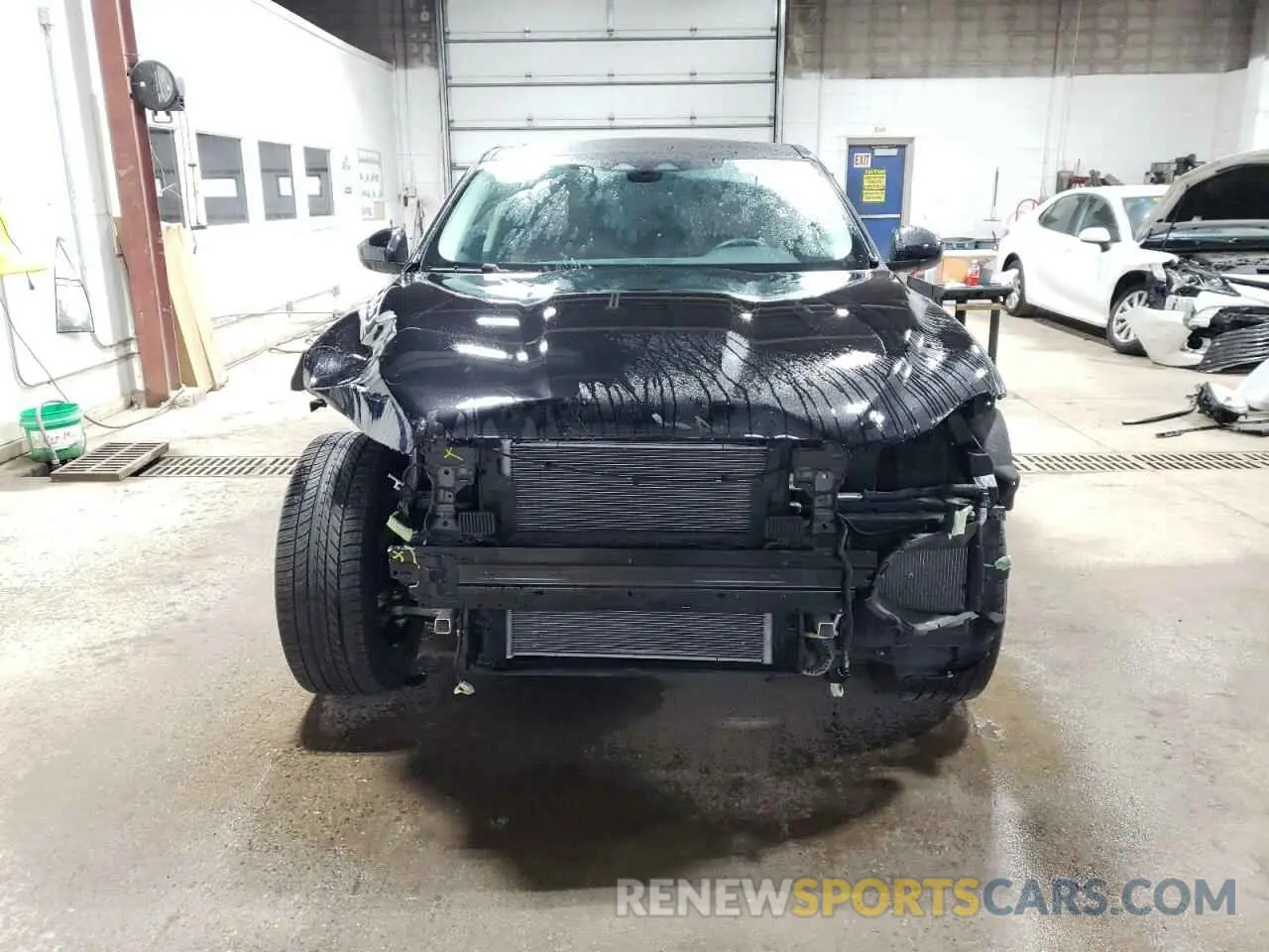 5 Photograph of a damaged car SADCT2FU7PA704571 JAGUAR F-PACE 2023