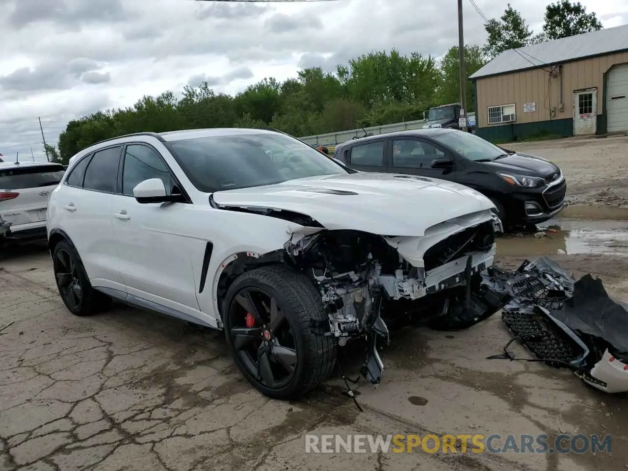 4 Photograph of a damaged car SADCZ2EE6PA712007 JAGUAR F-PACE 2023