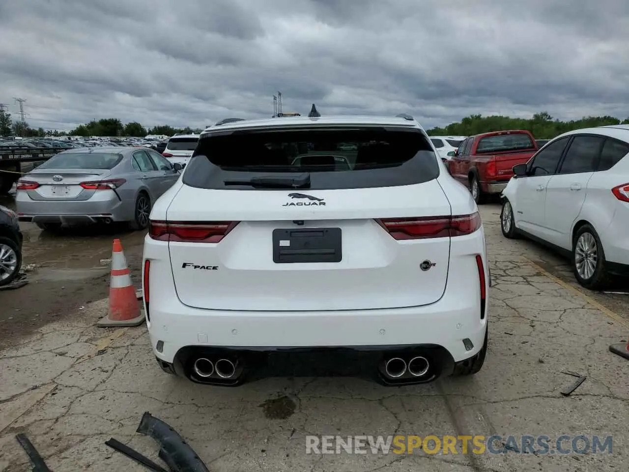 6 Photograph of a damaged car SADCZ2EE6PA712007 JAGUAR F-PACE 2023
