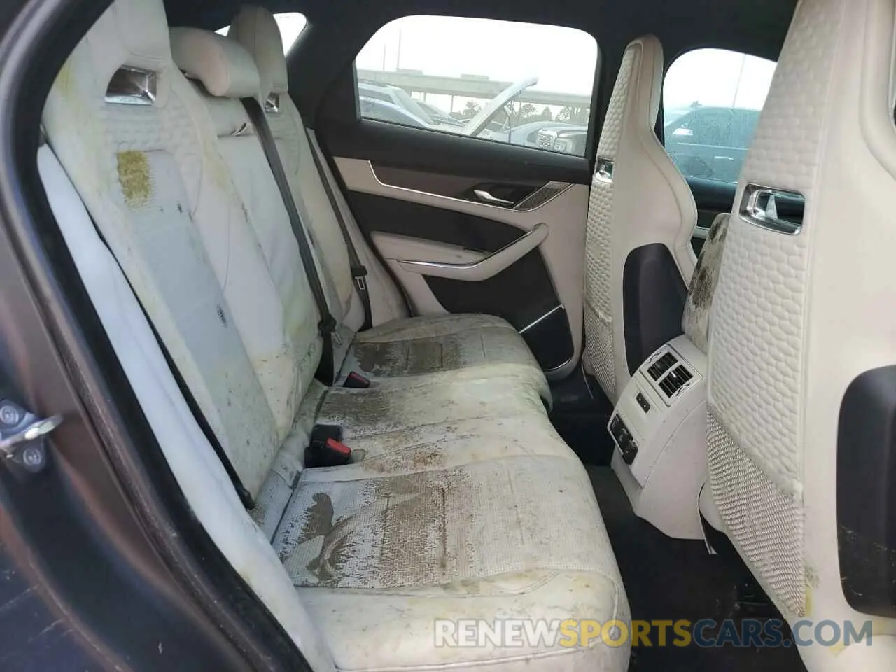 10 Photograph of a damaged car SADCZ2EE7PA704045 JAGUAR F-PACE 2023