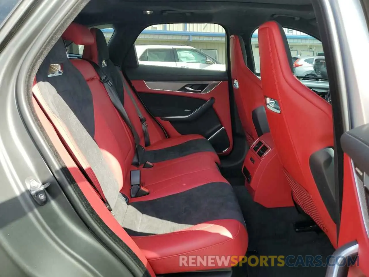 11 Photograph of a damaged car SADCZ2EE9PA708761 JAGUAR F-PACE 2023