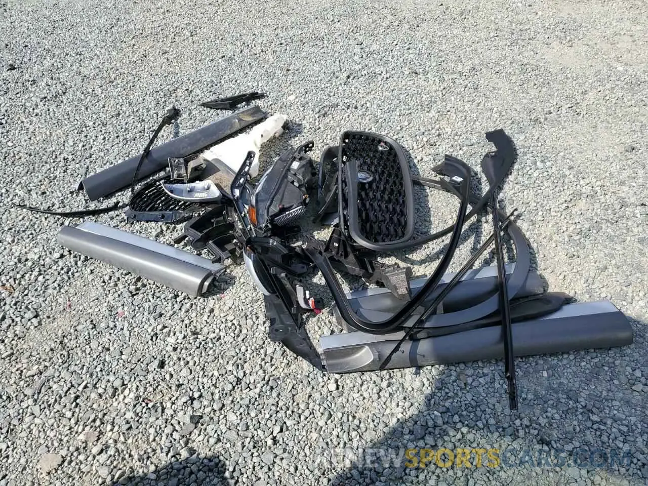 13 Photograph of a damaged car SADCZ2EE9PA708761 JAGUAR F-PACE 2023